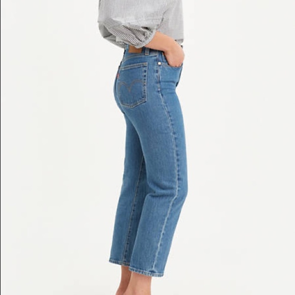 NWOT Levi’s Wedgie Fit Straight Jeans 26 Med Wash